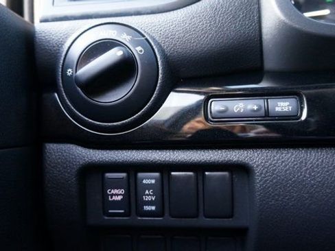 Used 2024 Nissan Titan SV w/ SV Convenience Package AWD/4WD image 27
