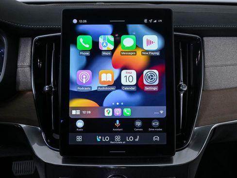 Certified 2026 Volvo XC90 B6 Ultra AWD/4WD image 16