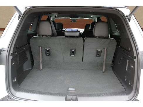 Used 2025 Buick Enclave Preferred image 17