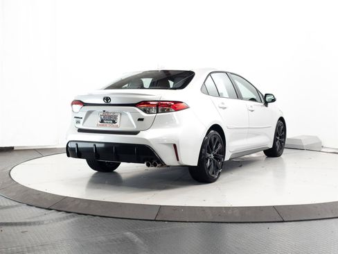 Used 2025 Toyota Corolla SE w/ SE Premium Package FWD image 12