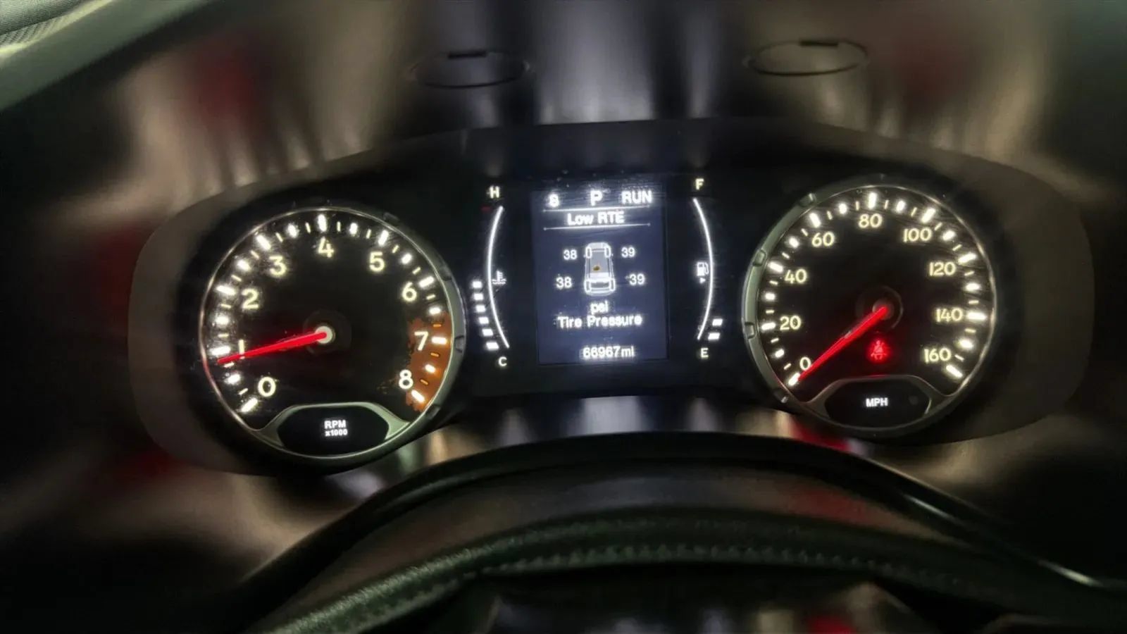Used 2018 Jeep Renegade Altitude FWD image 12