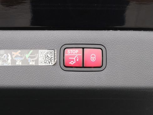 Used 2023 Mercedes-Benz EQS 580 4MATIC Sedan image 44