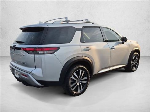 Used 2023 Nissan Pathfinder Platinum AWD/4WD image 5
