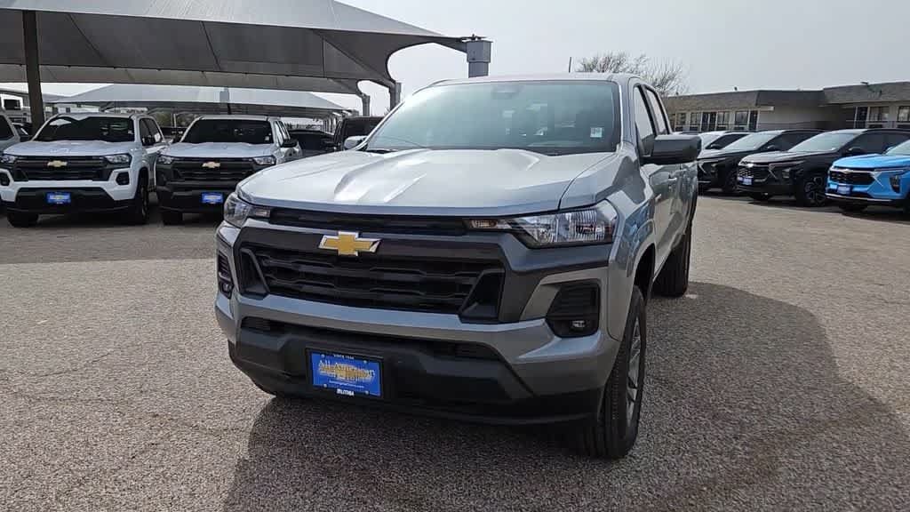 Used 2024 Chevrolet Colorado LT w/ LT Convenience Package II AWD/4WD image 3