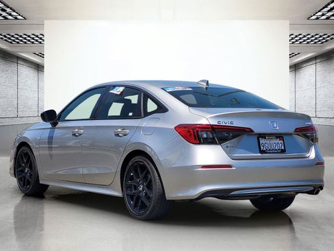 Used 2023 Honda Civic Sport image 8