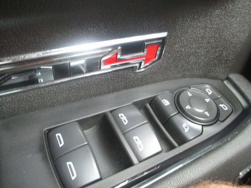 Used 2025 GMC Sierra 1500 AT4 w/ AT4 Premium Package AWD/4WD image 31