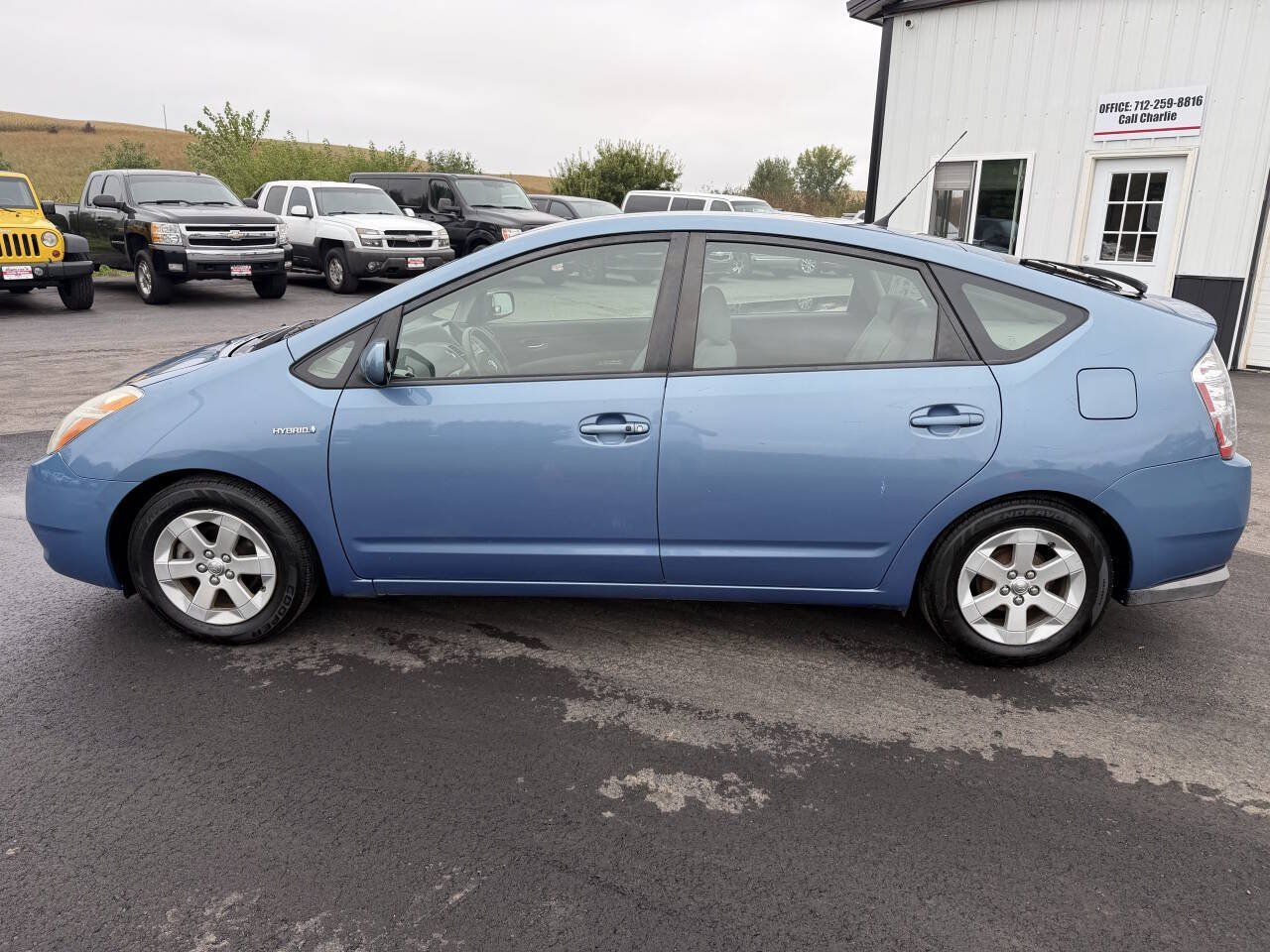 Used 2007 Toyota Prius w/ Pkg 3 FWD image 2