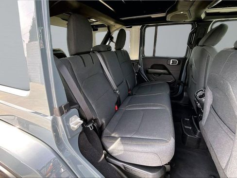 Used 2025 Jeep Wrangler Unlimited Sahara w/ Safety Group image 18