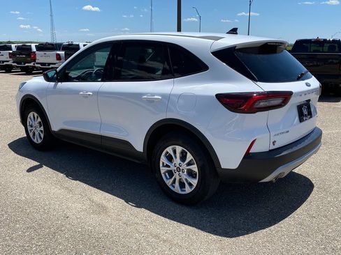 Used 2025 Ford Escape Active w/ Cold Weather Package AWD/4WD image 4
