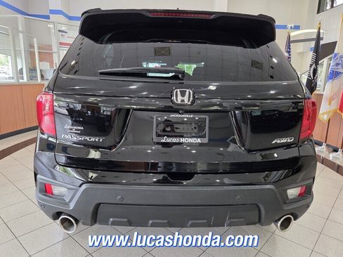 Used 2024 Honda Passport EX-L image 5