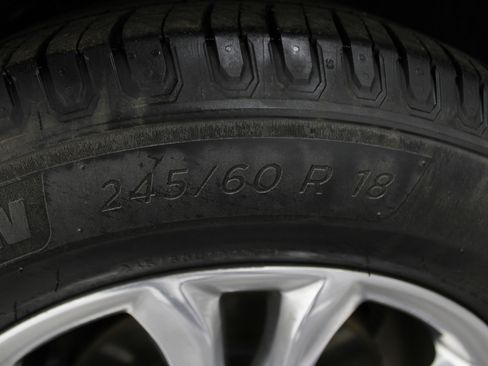 Used 2018 Ford Edge SEL w/ Equipment Group 201A image 43