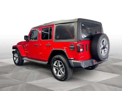 Used 2018 Jeep Wrangler Unlimited Sahara AWD/4WD image 6