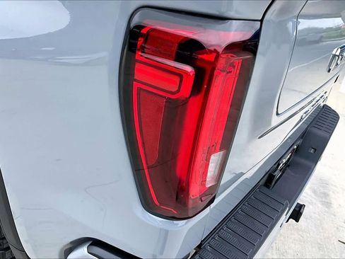 Used 2024 GMC Sierra 1500 AT4 w/ Technology Package AWD/4WD image 29