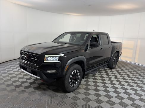 Used 2023 Nissan Frontier PRO-4X w/ Pro Convenience Package AWD/4WD image 2