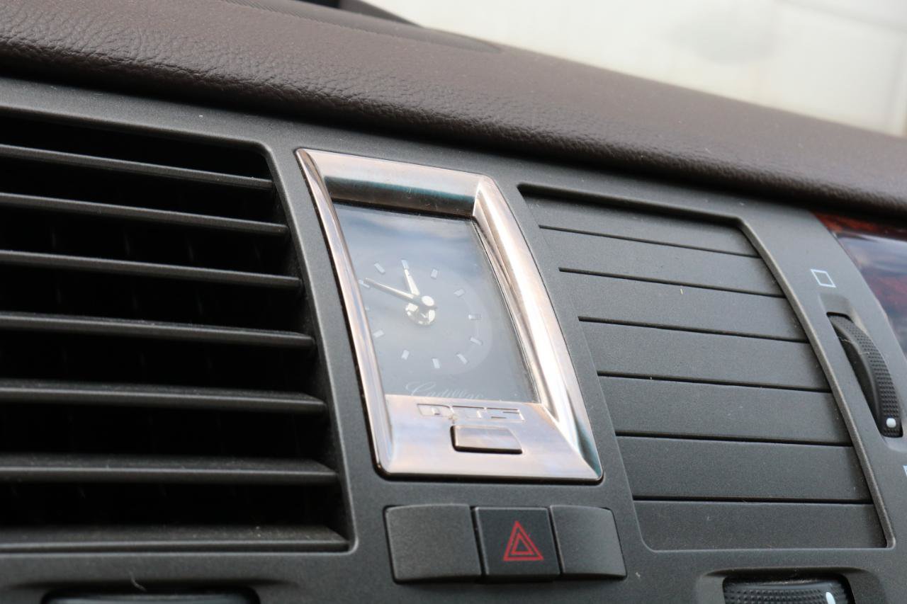 Used 2009 Cadillac DTS w/ Sun And Sound Package FWD image 29