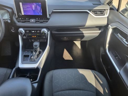 Used 2025 Toyota RAV4 XLE FWD image 26