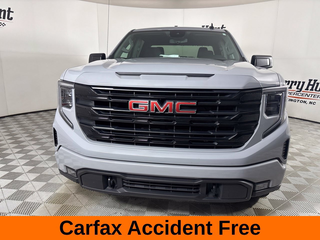 Used 2024 GMC Sierra 1500 Elevation AWD/4WD image 3