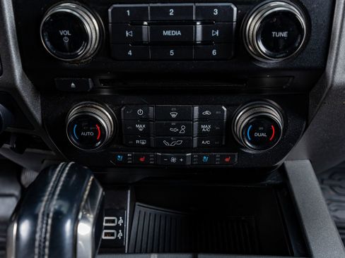 Used 2018 Ford F150 Raptor w/ Equipment Group 802A Luxury image 23