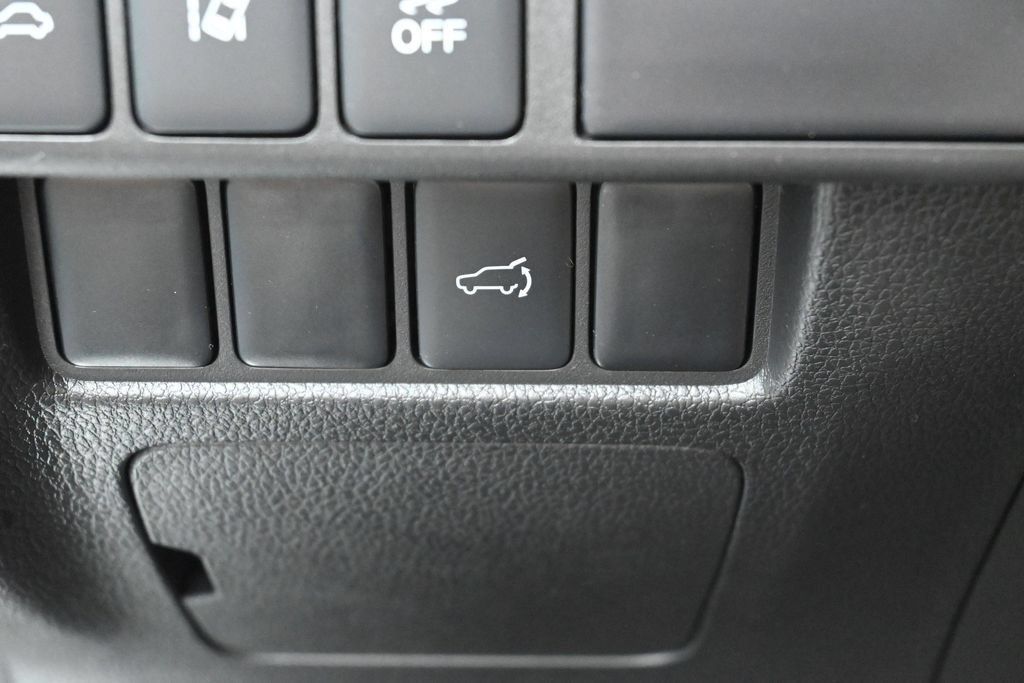 Used 2025 Mitsubishi Eclipse Cross SE AWD/4WD image 16