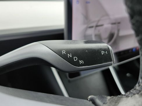 Used 2020 Tesla Model 3 Standard Range Plus image 31