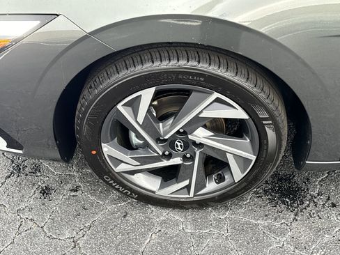 Certified 2025 Hyundai Elantra SEL w/ Cargo Package image 11