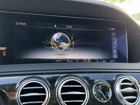 Used 2020 Mercedes-Benz S 450 Sedan w/ Premium Package image 23