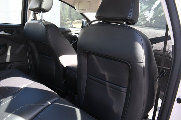 Used 2017 Ford Focus Titanium w/ Titanium Technology Package FWD image 28