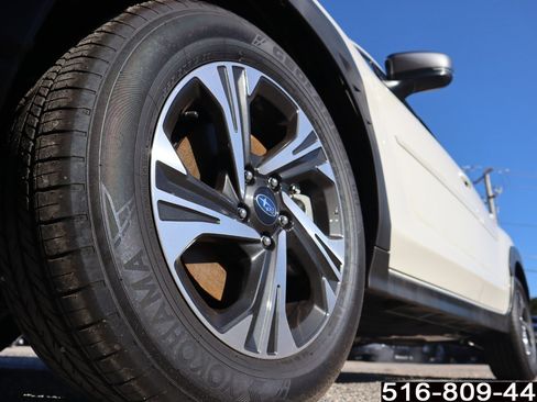 Used 2024 Subaru Crosstrek 2.0i Premium image 9