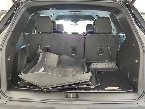 Used 2023 Chevrolet Traverse LT FWD image 40