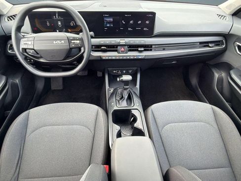 Used 2025 Kia K4 FWD image 17