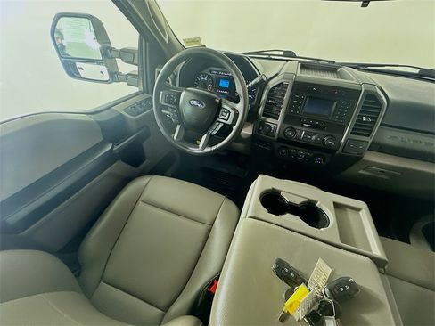 Used 2021 Ford F250 XL w/ Power Equipment Group image 9