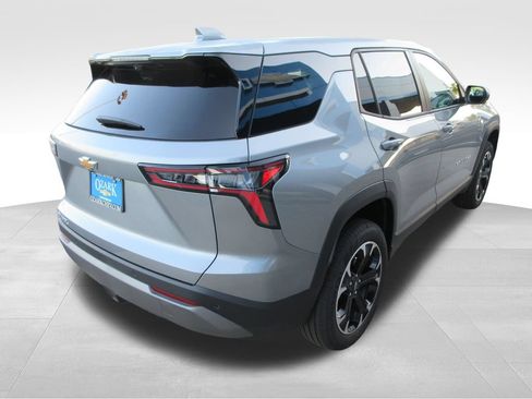 Used 2026 Chevrolet Equinox LT w/ Safety and Technology Package FWD image 5