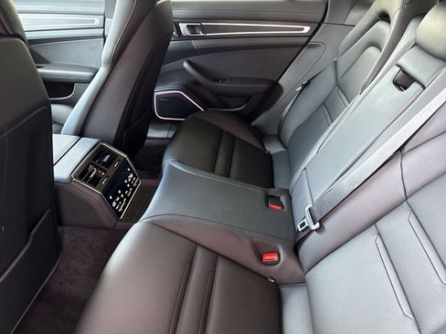 Used 2023 Porsche Panamera Platinum Edition image 32