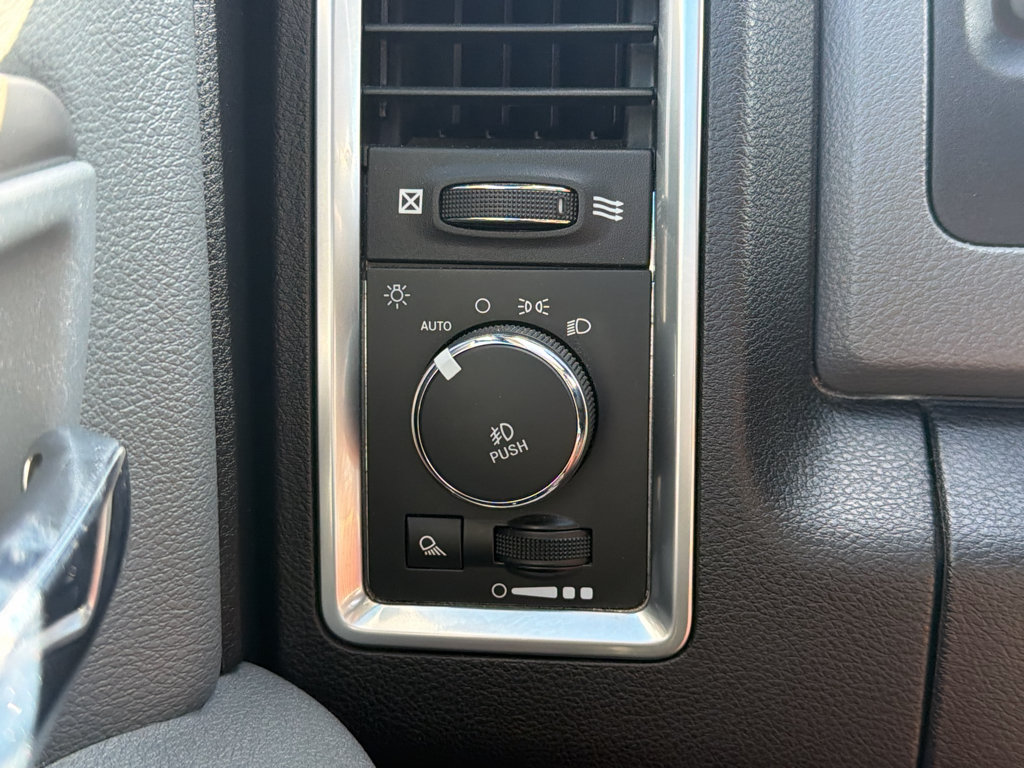 Used 2018 RAM 1500 Big Horn AWD/4WD image 28