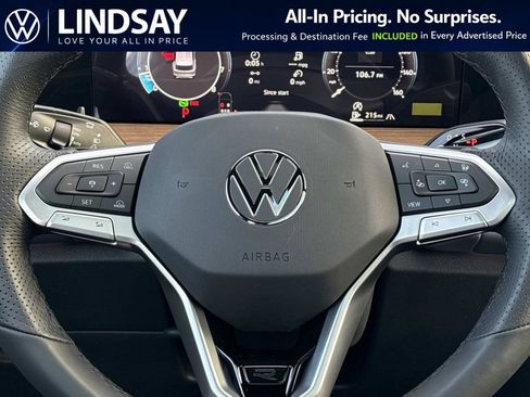 New 2026 Volkswagen Tiguan SEL R-Line AWD/4WD image 18