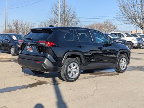 Used 2024 Toyota RAV4 LE image 5