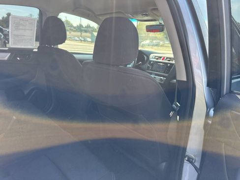 Used 2017 Subaru Legacy 2.5i Premium image 16