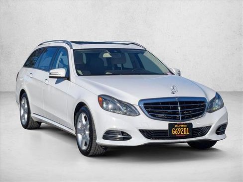 Used 2014 Mercedes-Benz E 350 4MATIC Wagon image 3