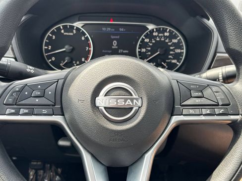 Used 2025 Nissan Altima 2.5 SV FWD image 28