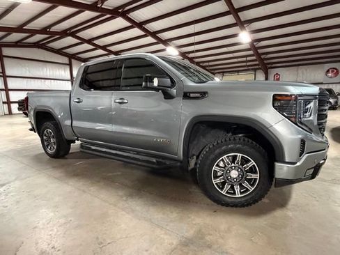 Used 2024 GMC Sierra 1500 AT4 w/ Technology Package AWD/4WD image 5
