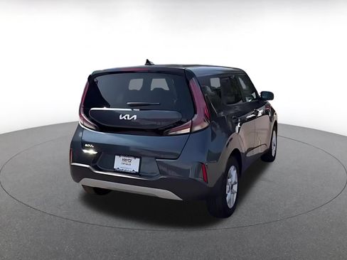 Used 2025 Kia Soul LX w/ LX Technology Package FWD image 14