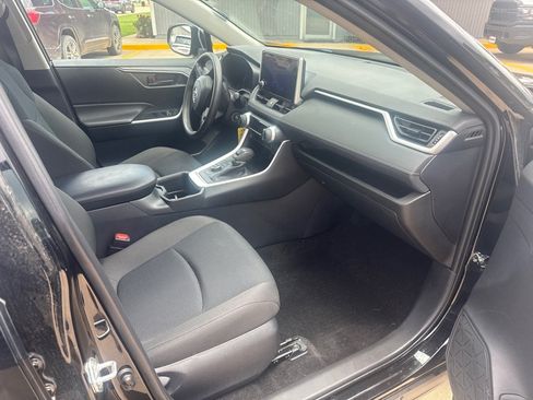 Used 2025 Toyota RAV4 LE AWD/4WD image 16