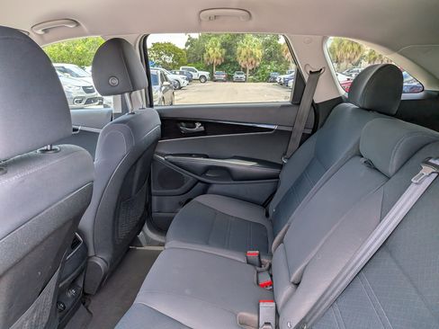 Used 2019 Kia Sorento AWD w/ LX Convenience Package image 14