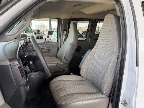 Used 2023 Chevrolet Express 3500 LS RWD image 9