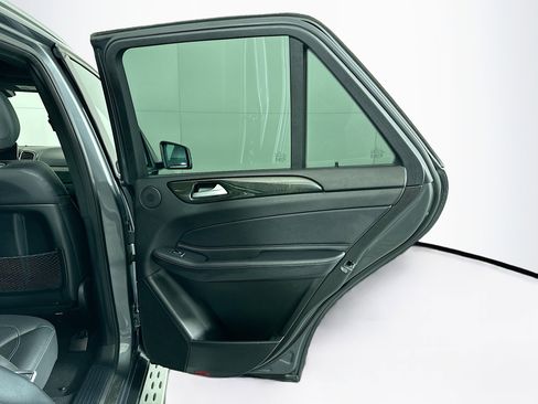 Used 2018 Mercedes-Benz GLE 350 4MATIC image 32