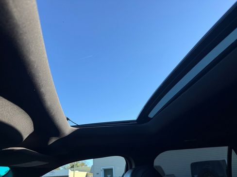 Used 2015 Ford Explorer Limited image 19