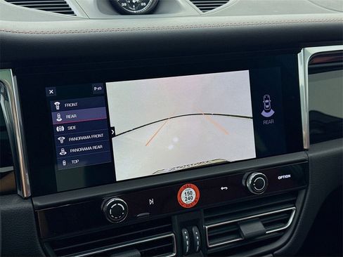 New 2026 Porsche Macan image 21