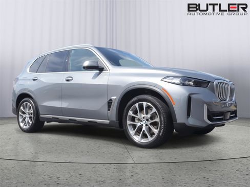 Used 2024 BMW X5 xDrive40i w/ Parking Assistance Package image 9