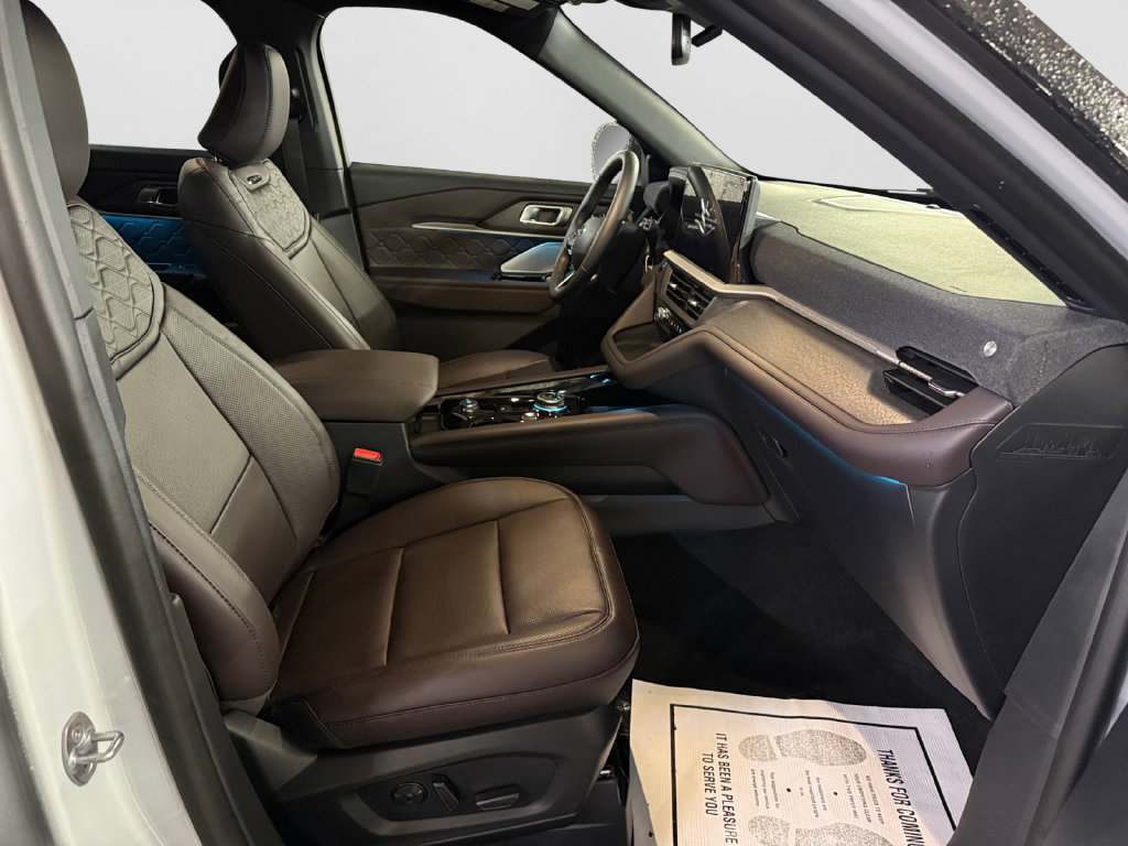 New 2026 Ford Explorer Platinum w/ LUX Leather Package AWD/4WD image 10