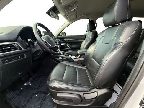 Used 2022 Kia Telluride LX image 9